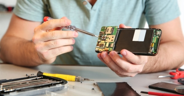 תיקון טכנאי טלפון